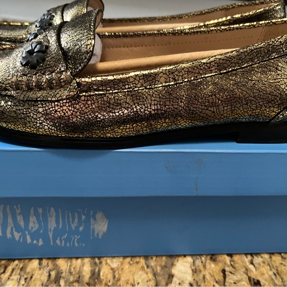 Jack Rogers Remy Loafer - Gold 7 1/2 NIB - Picture 7 of 8